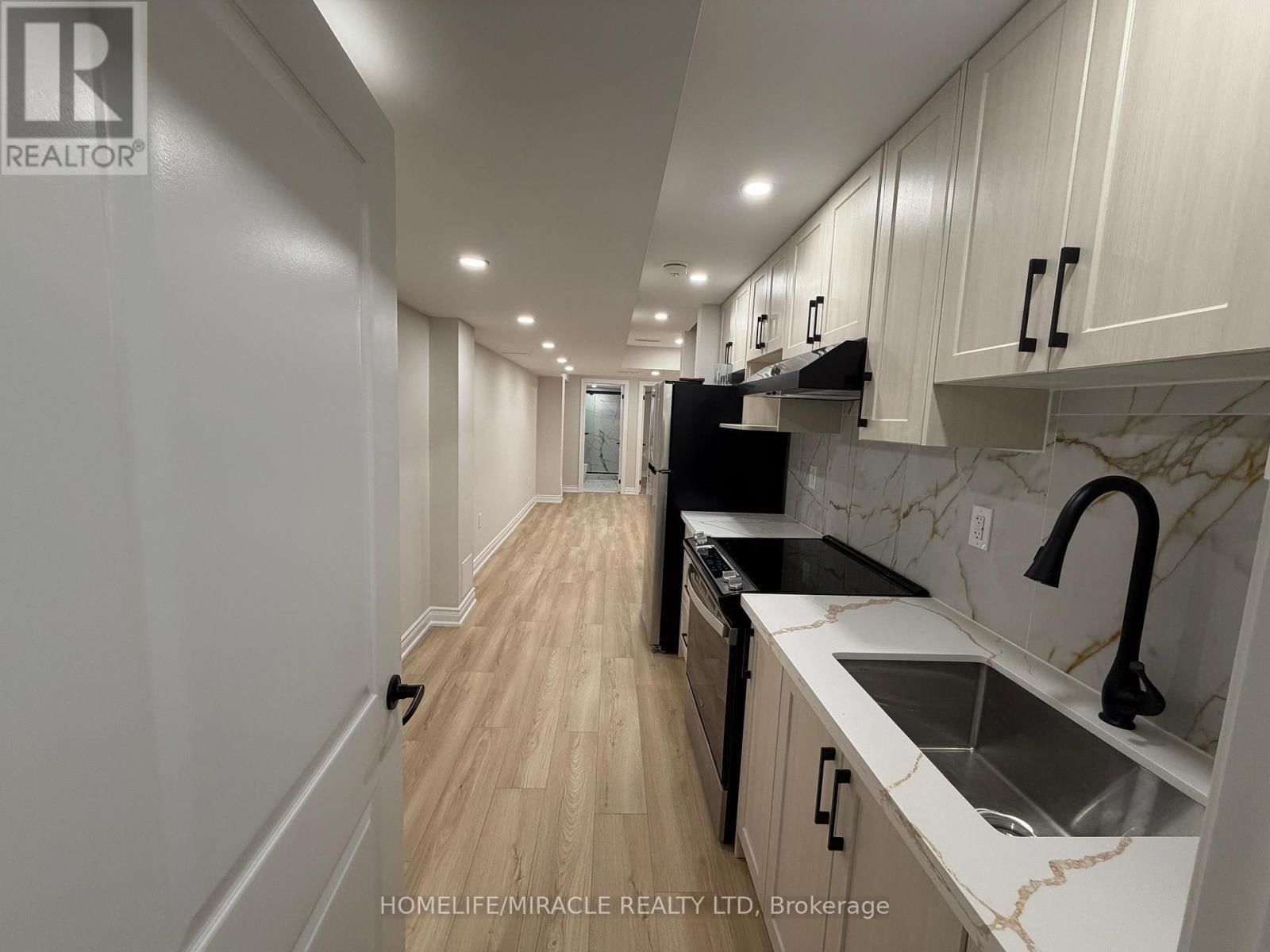 Bsmt - 8 REIGN LANE Image 11