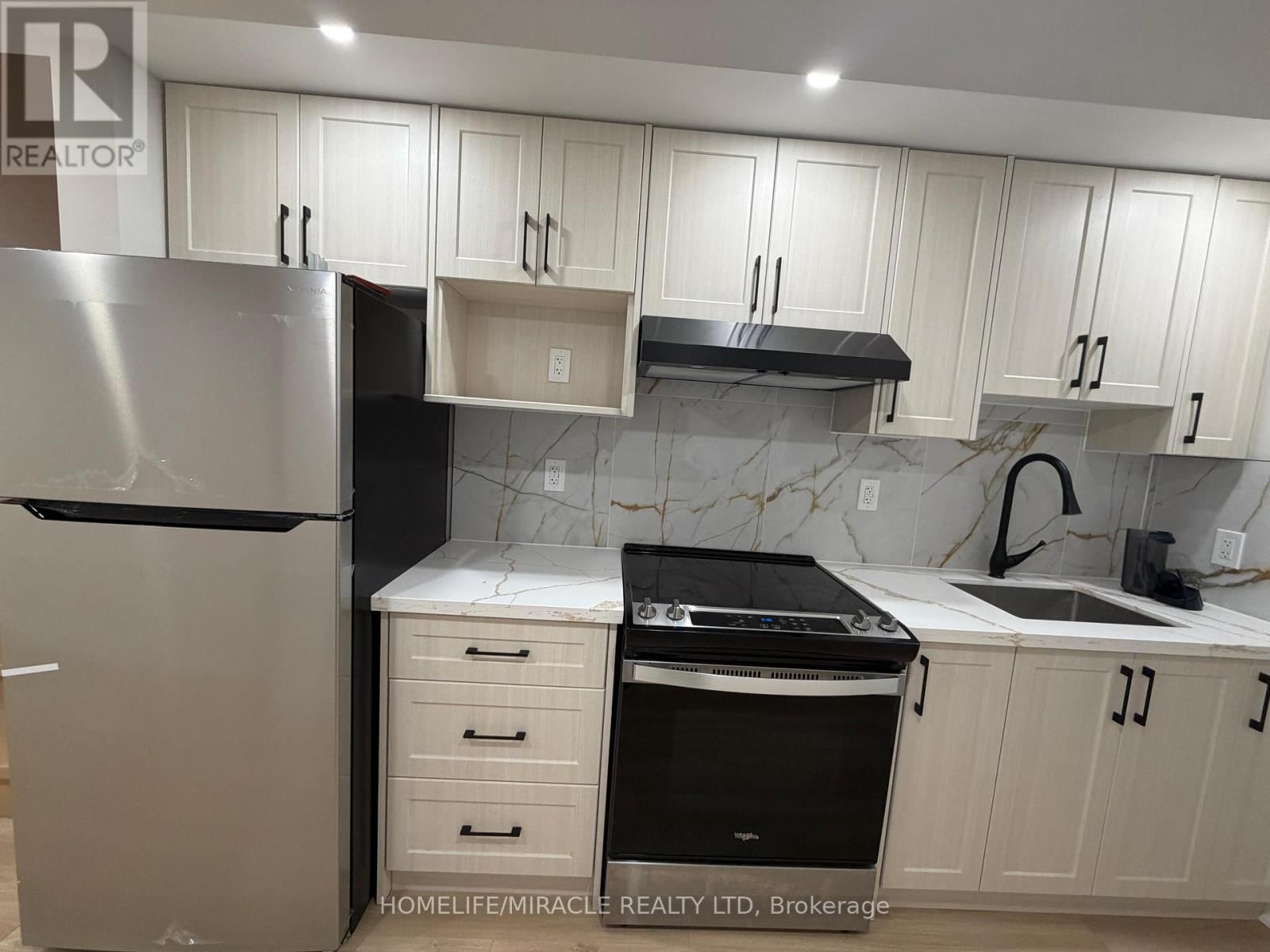 Bsmt - 8 REIGN LANE Image 12