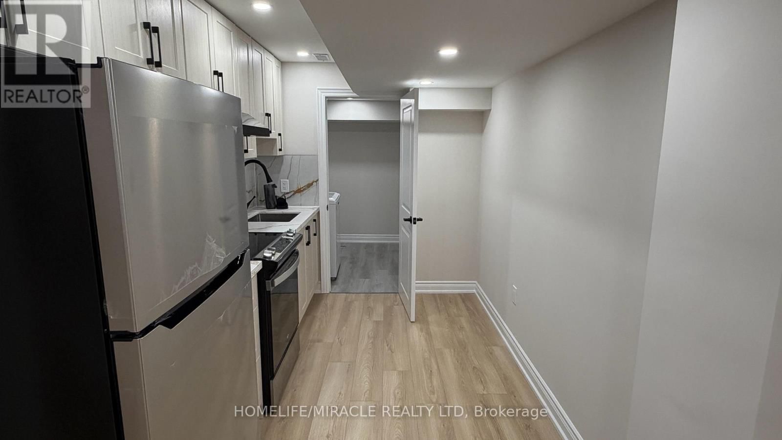 Bsmt - 8 REIGN LANE Image 13