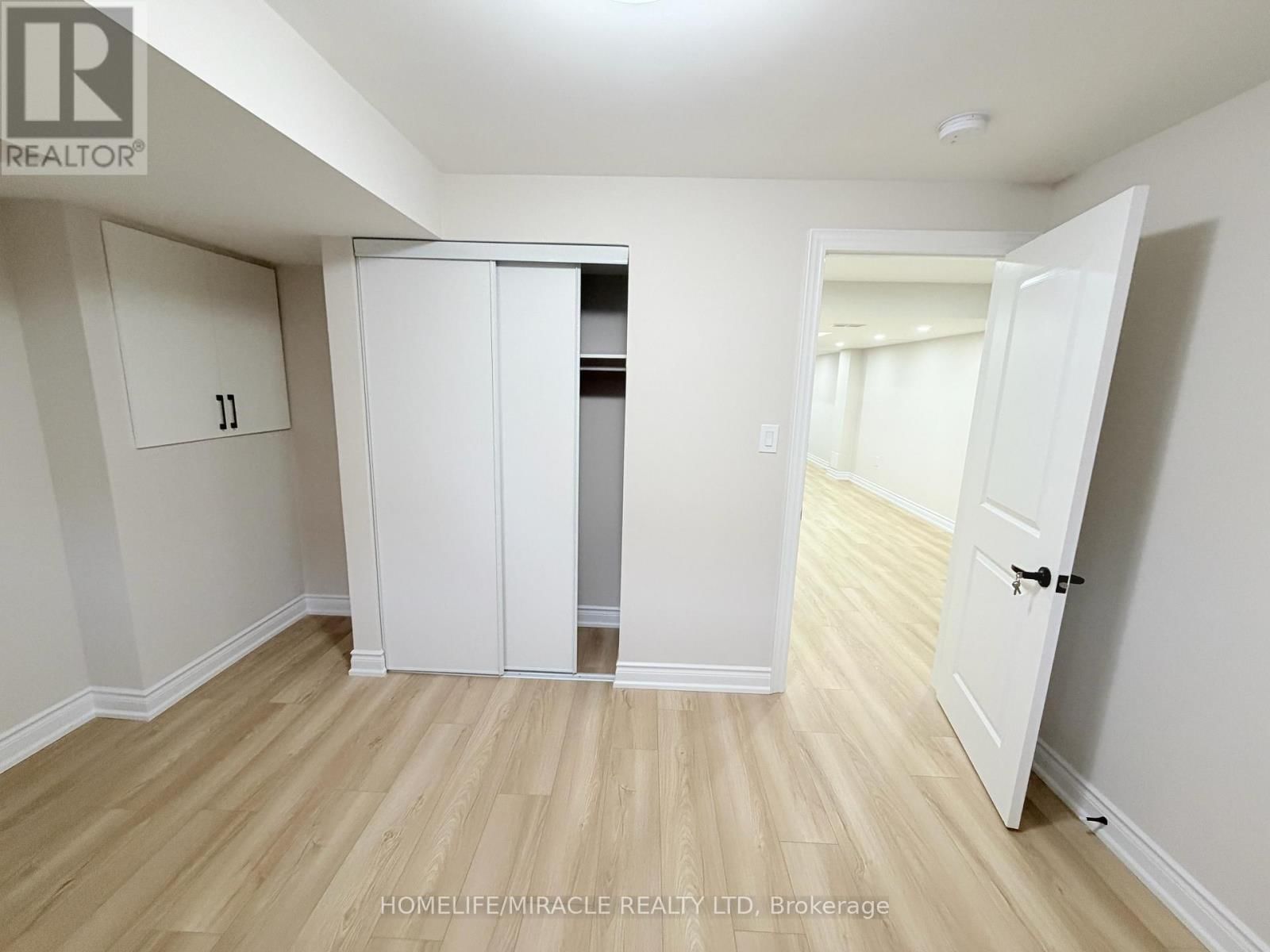 Bsmt - 8 REIGN LANE Image 15