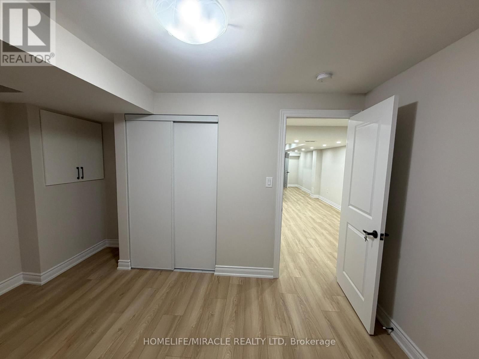 Bsmt - 8 REIGN LANE Image 16