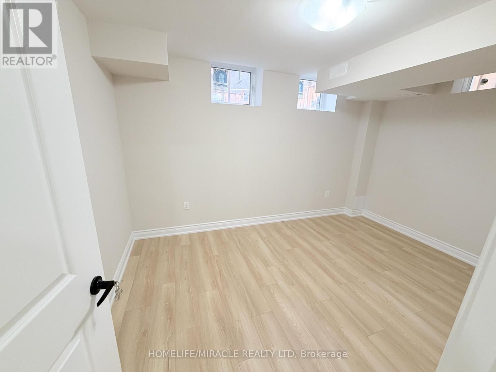 Bsmt - 8 REIGN LANE Image 17