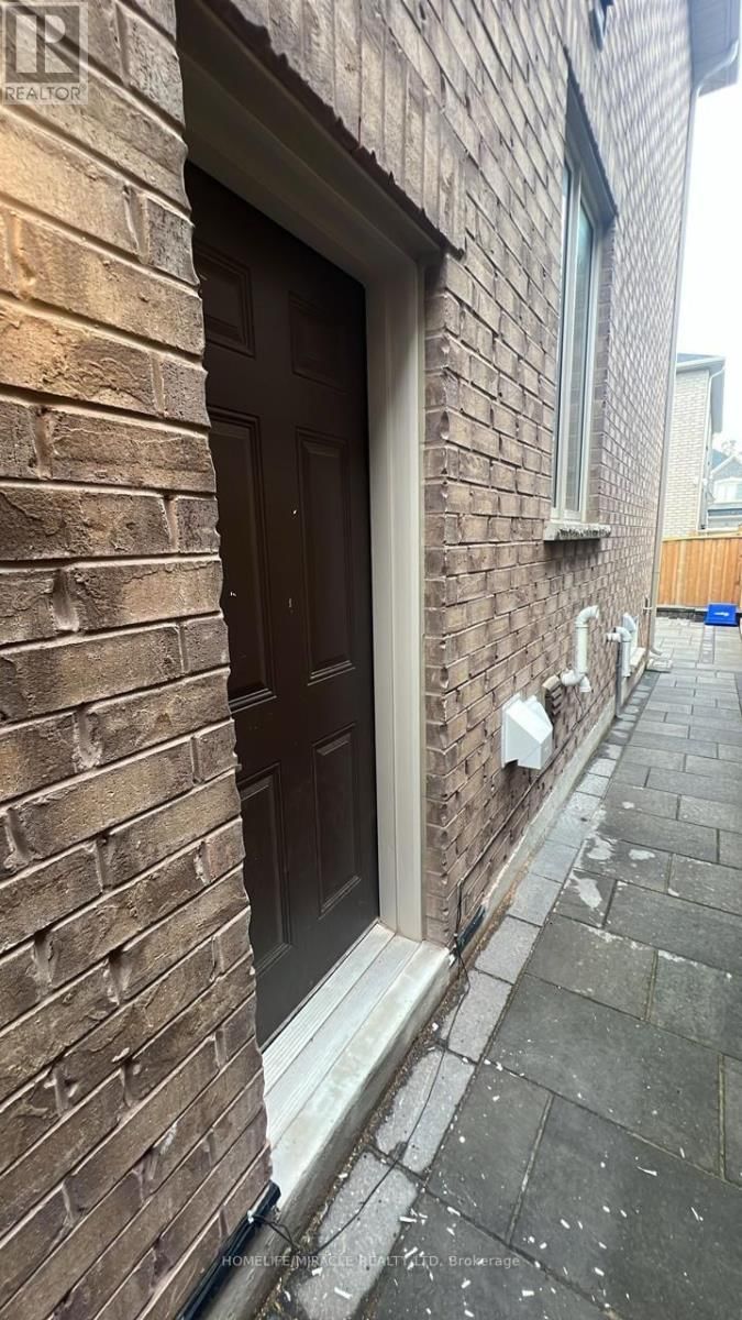 Bsmt - 8 REIGN LANE Image 4