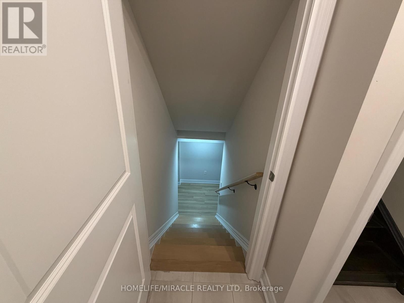 Bsmt - 8 REIGN LANE Image 5