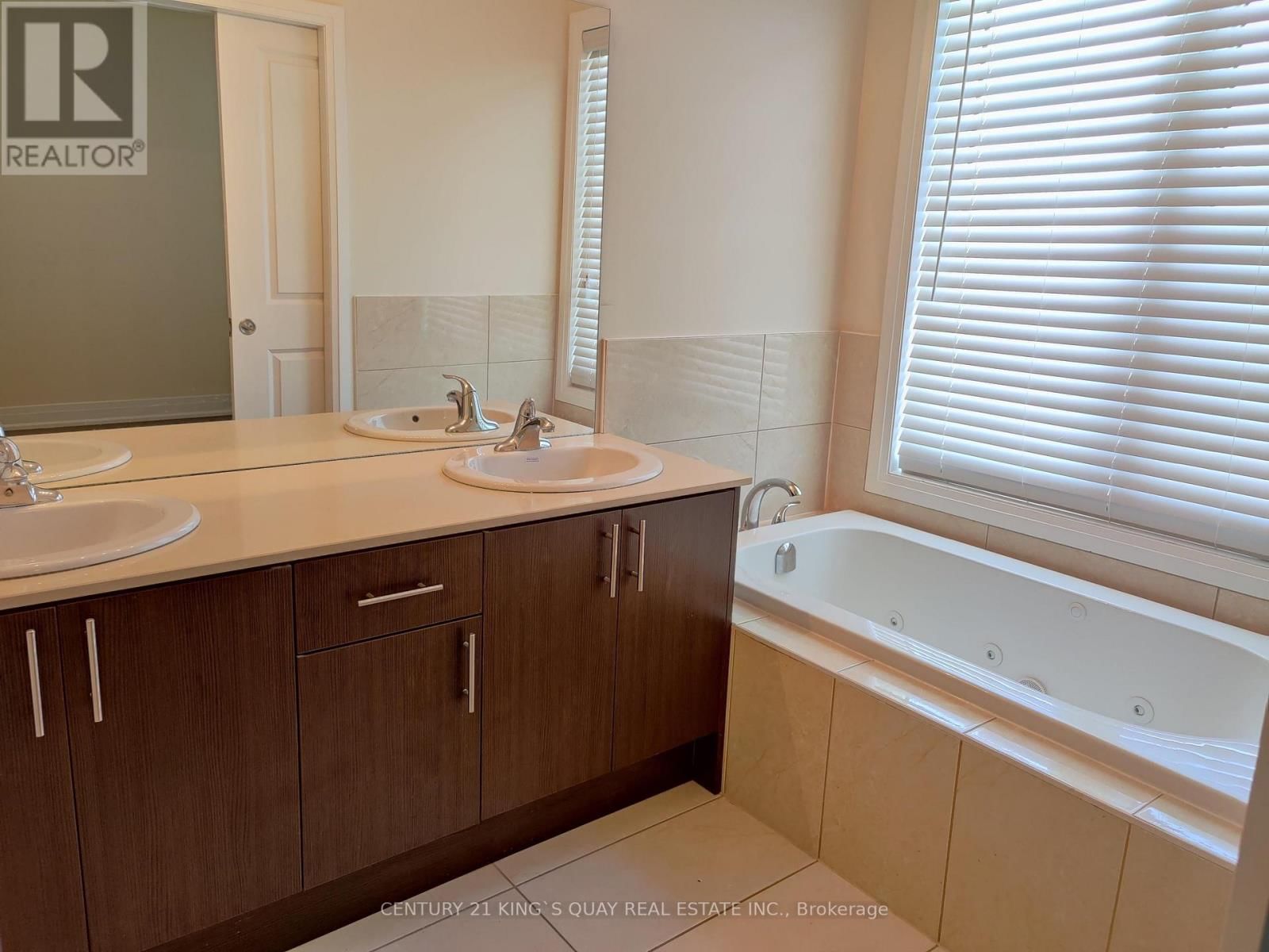 34 MCGURRAN LANE Image 14