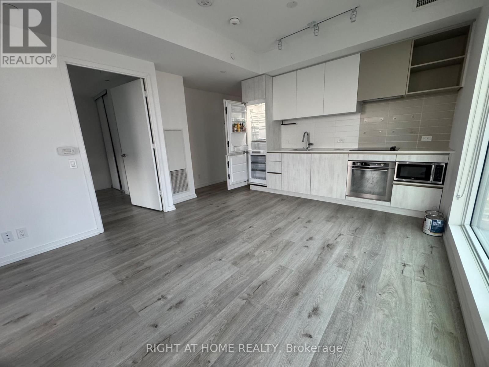 2005 - 1000 PORTAGE PARKWAY Image 16