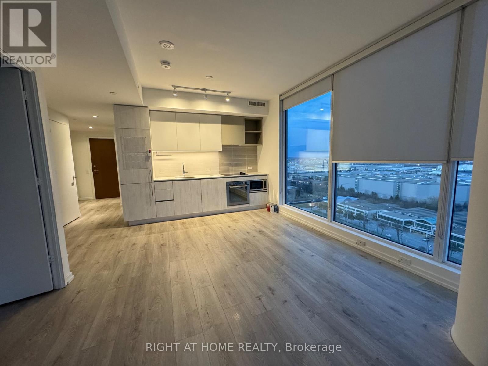 2005 - 1000 PORTAGE PARKWAY Image 17