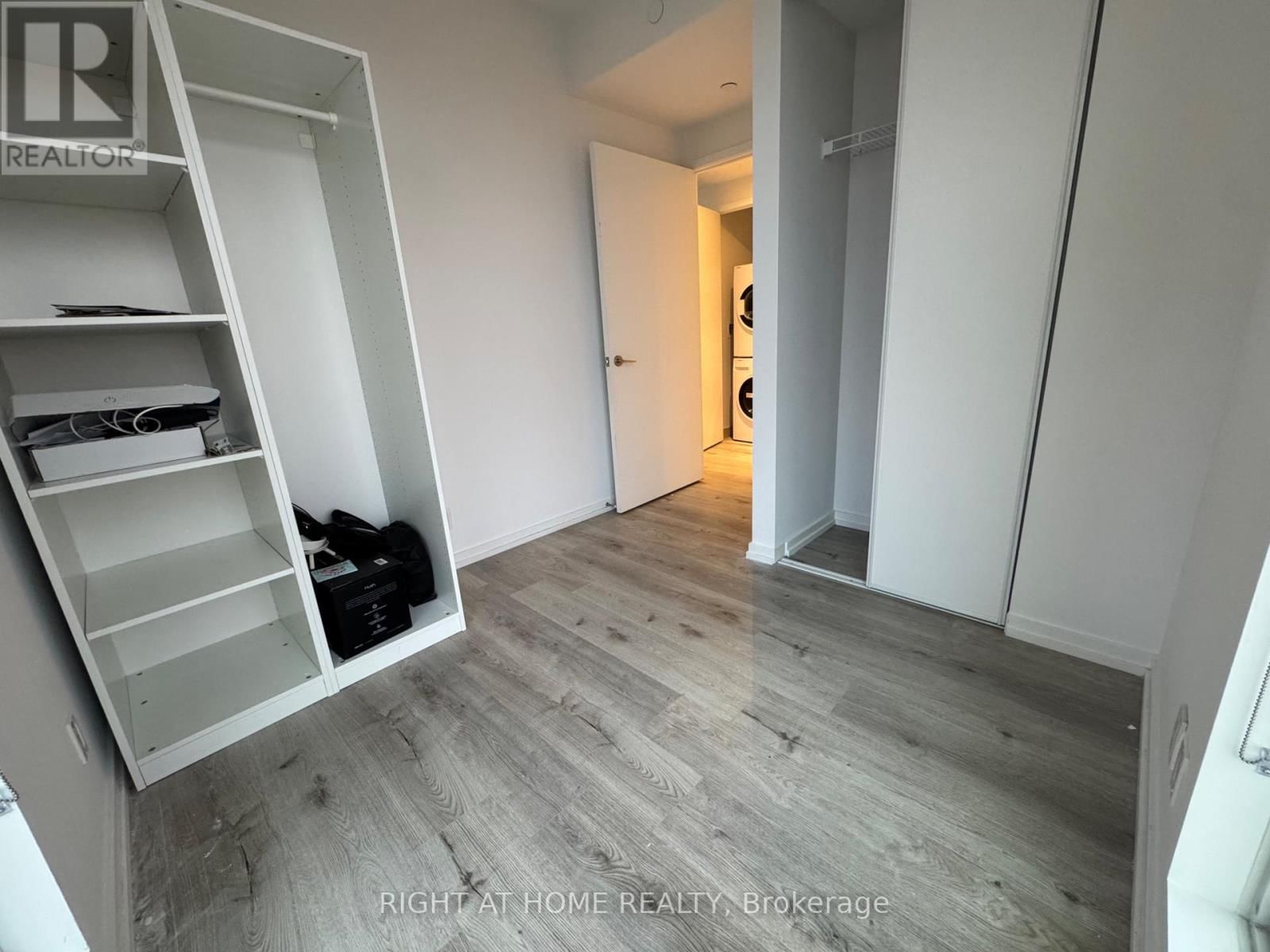 2005 - 1000 PORTAGE PARKWAY Image 21