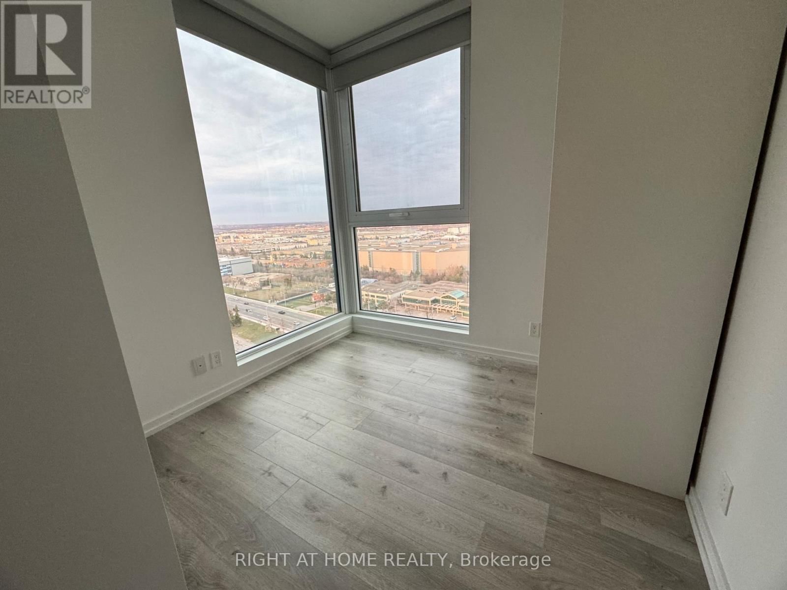 2005 - 1000 PORTAGE PARKWAY Image 22