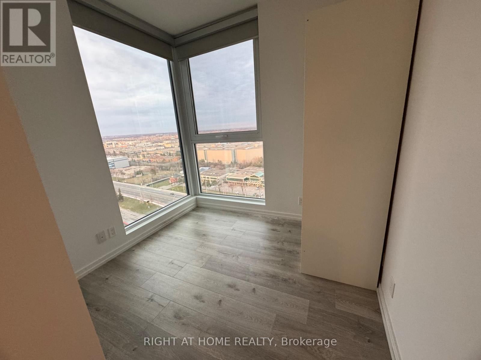 2005 - 1000 PORTAGE PARKWAY Image 23