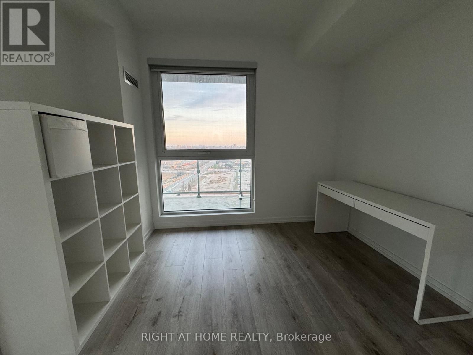 2005 - 1000 PORTAGE PARKWAY Image 31