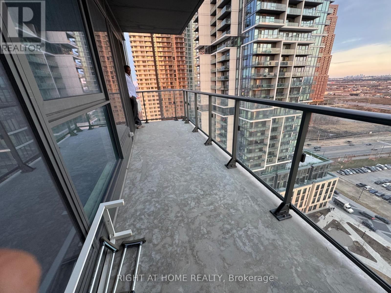 2005 - 1000 PORTAGE PARKWAY Image 35