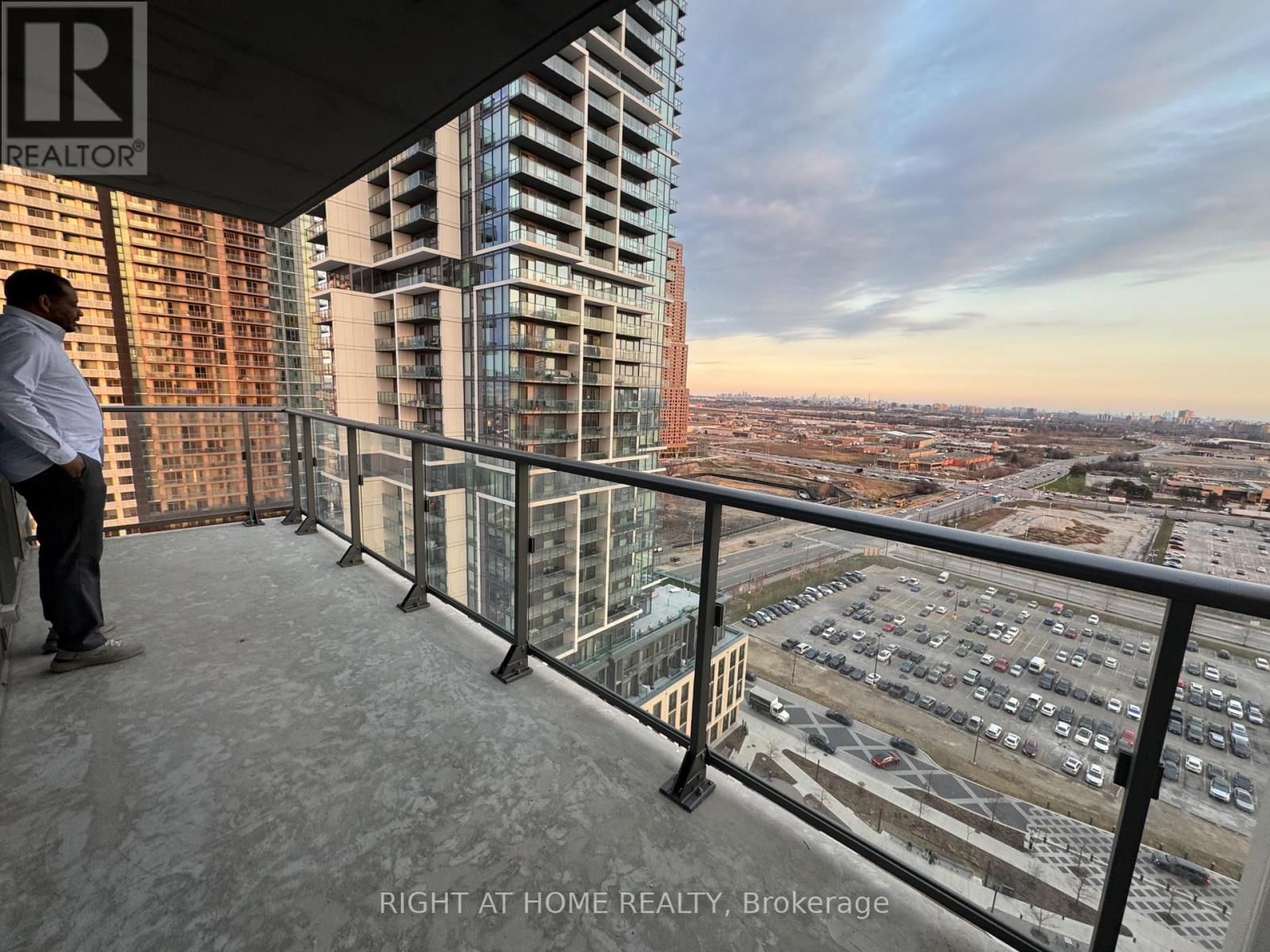 2005 - 1000 PORTAGE PARKWAY Image 36