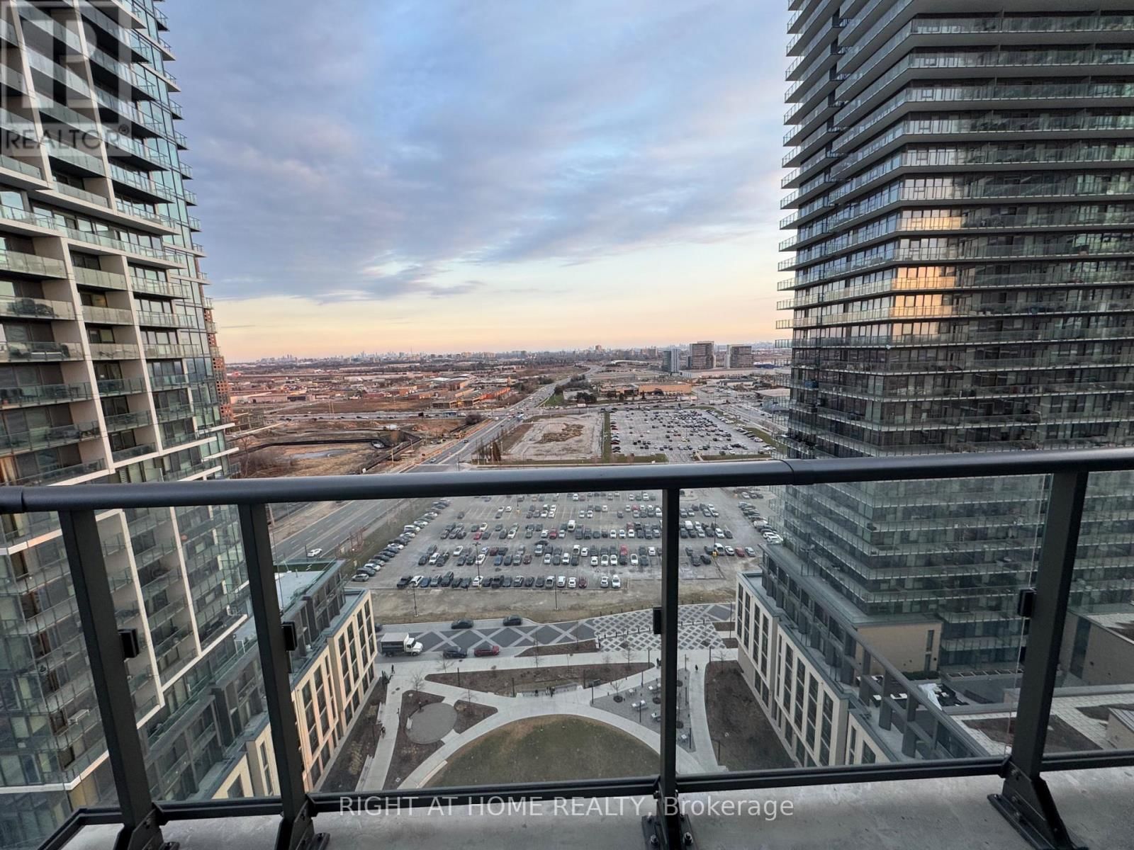 2005 - 1000 PORTAGE PARKWAY Image 37