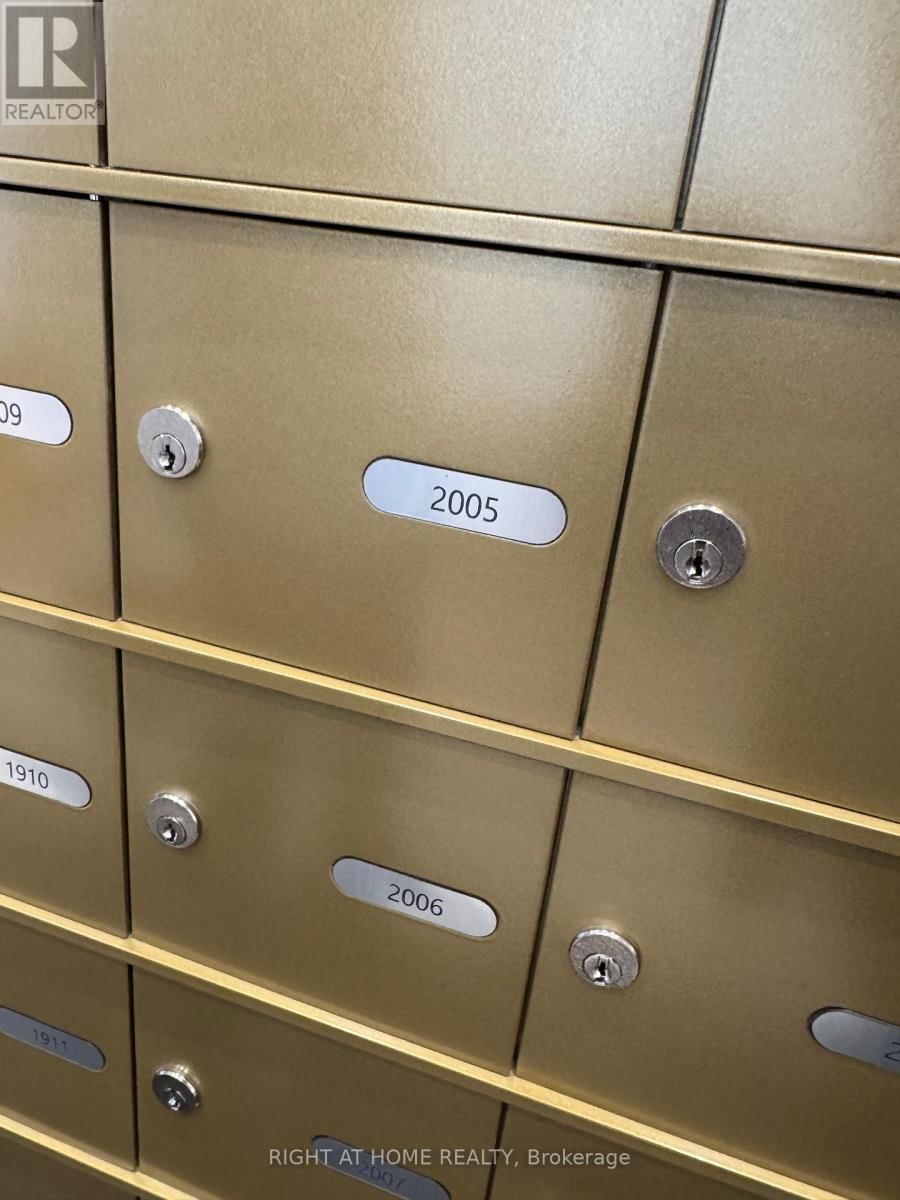 2005 - 1000 PORTAGE PARKWAY Image 38