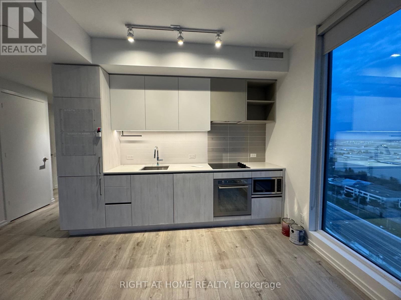 2005 - 1000 PORTAGE PARKWAY Image 39