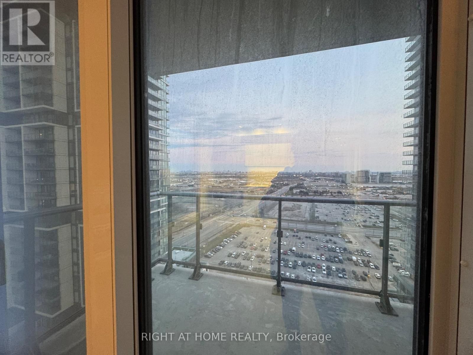 2005 - 1000 PORTAGE PARKWAY Image 40