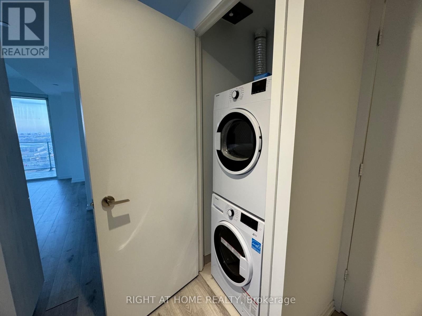 2005 - 1000 PORTAGE PARKWAY Image 7