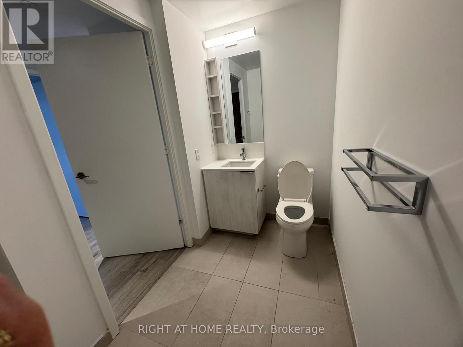 2005 - 1000 PORTAGE PARKWAY Image 9