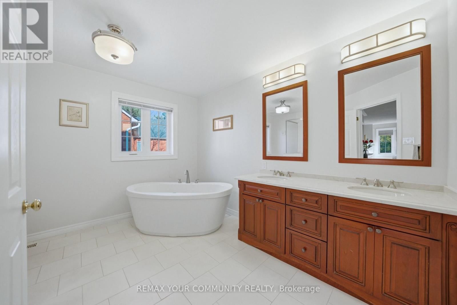 23 JOHN LYONS ROAD Image 29