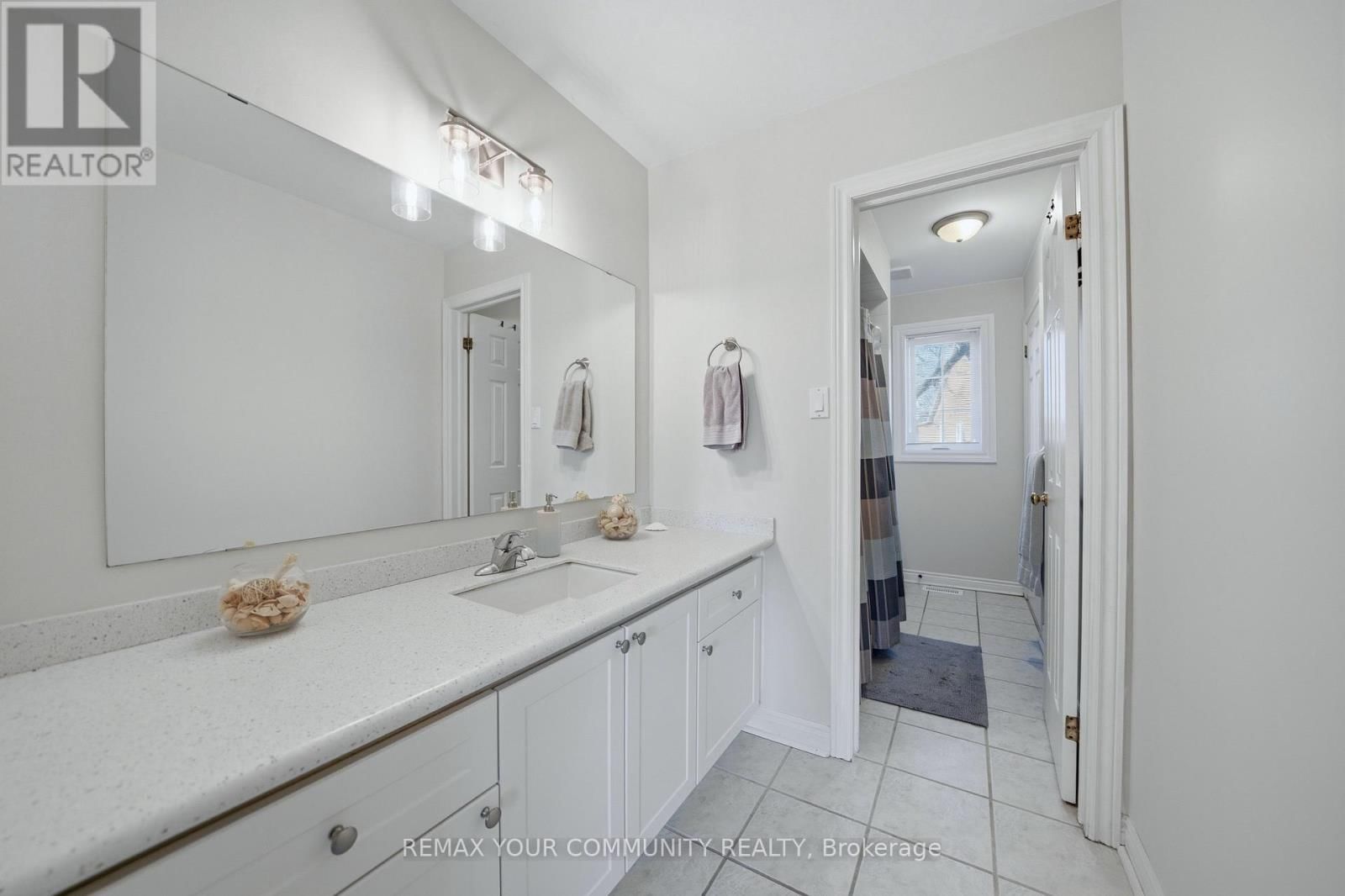 23 JOHN LYONS ROAD Image 35