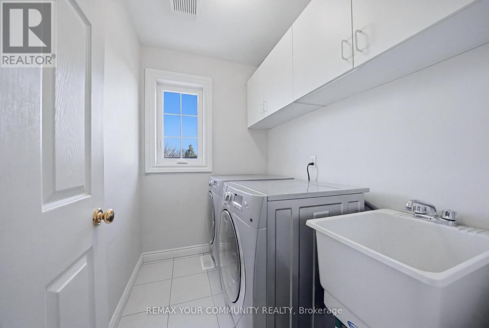 23 JOHN LYONS ROAD Image 39