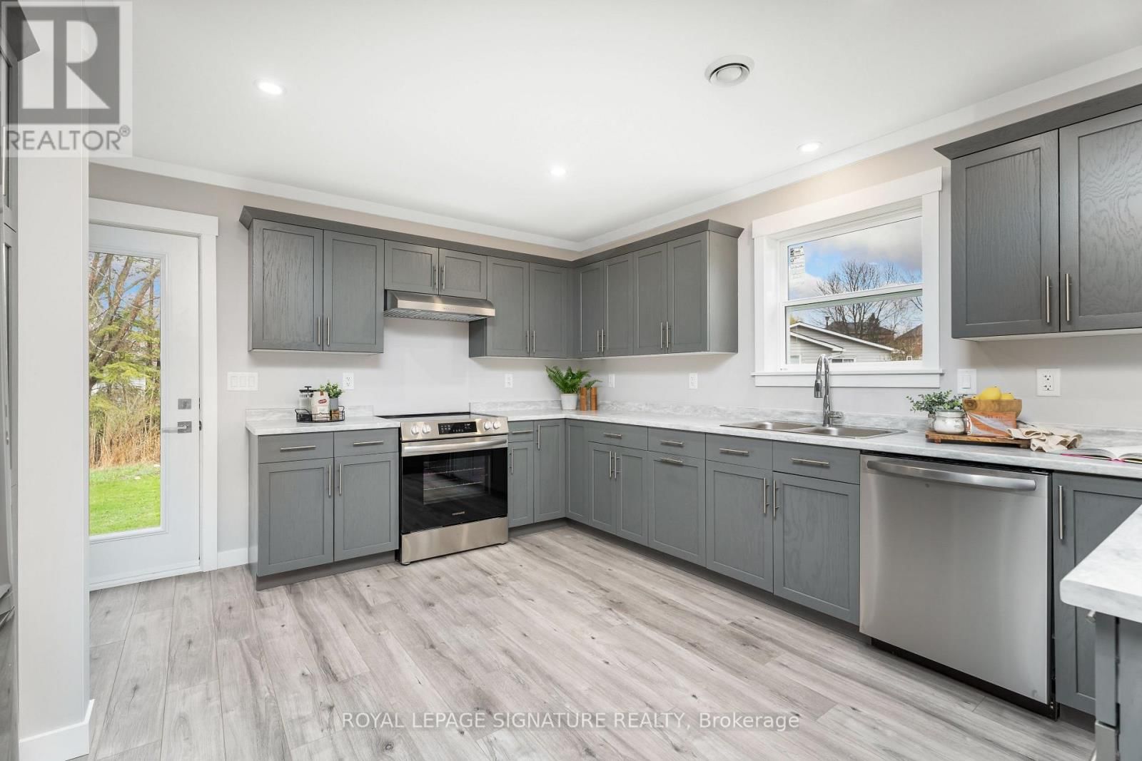 16 BRIARWOOD PLACE Image 19