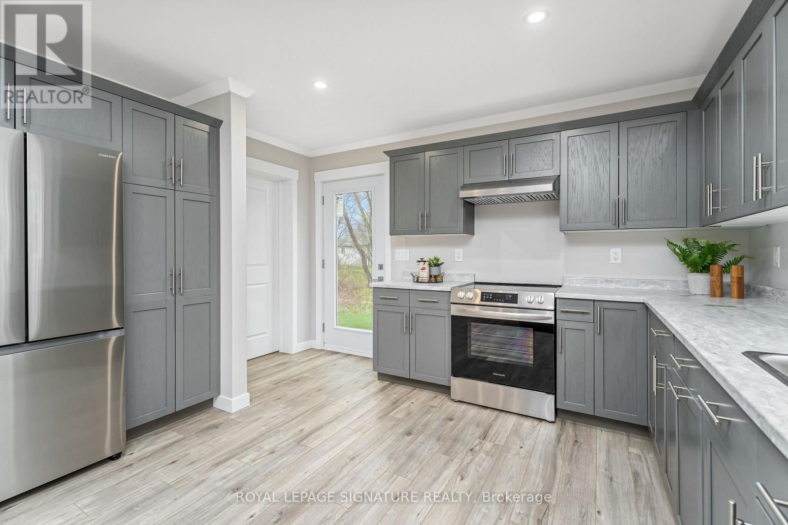 16 BRIARWOOD PLACE Image 20