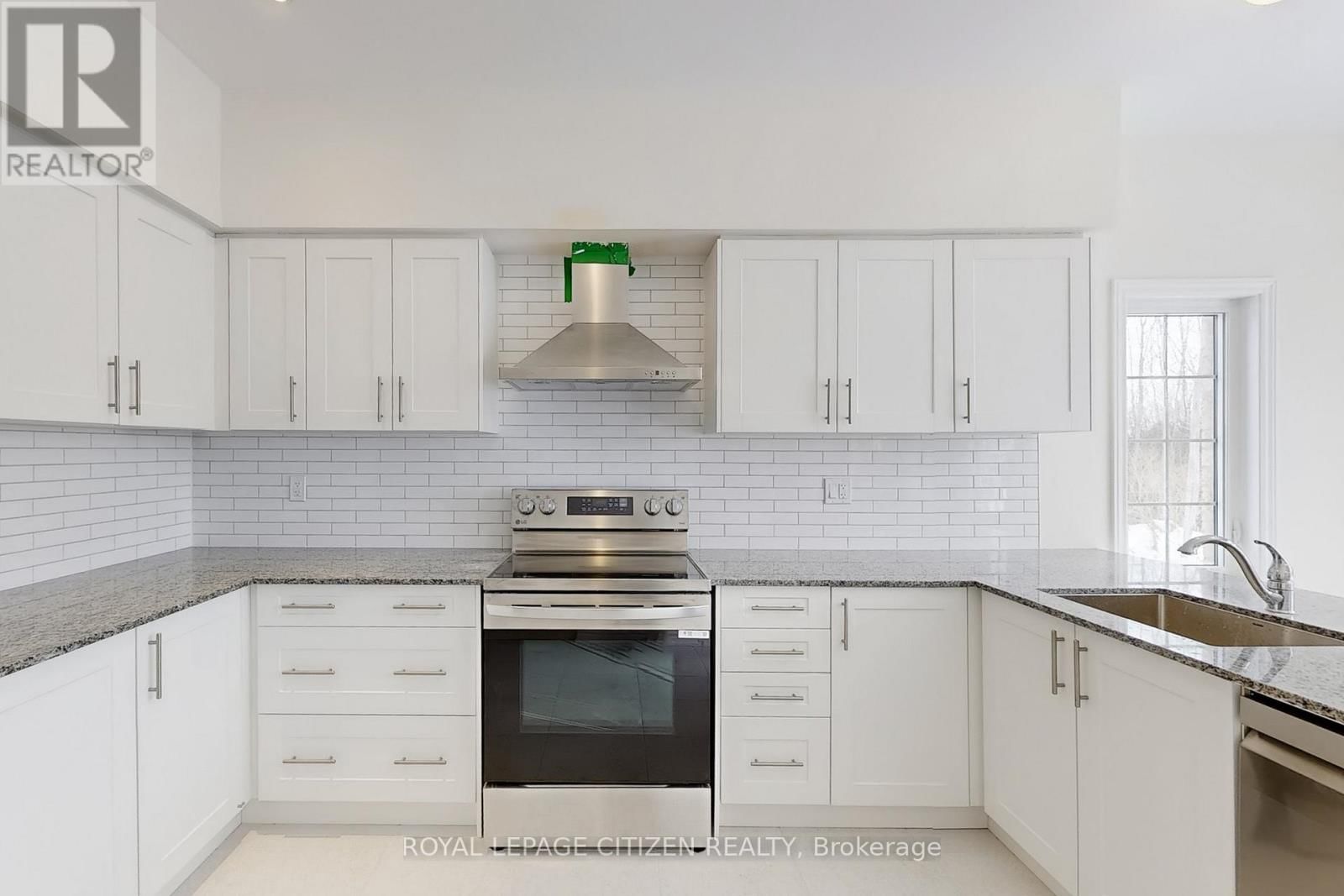 129 CLIFF THOMPSON CRESCENT Image 11