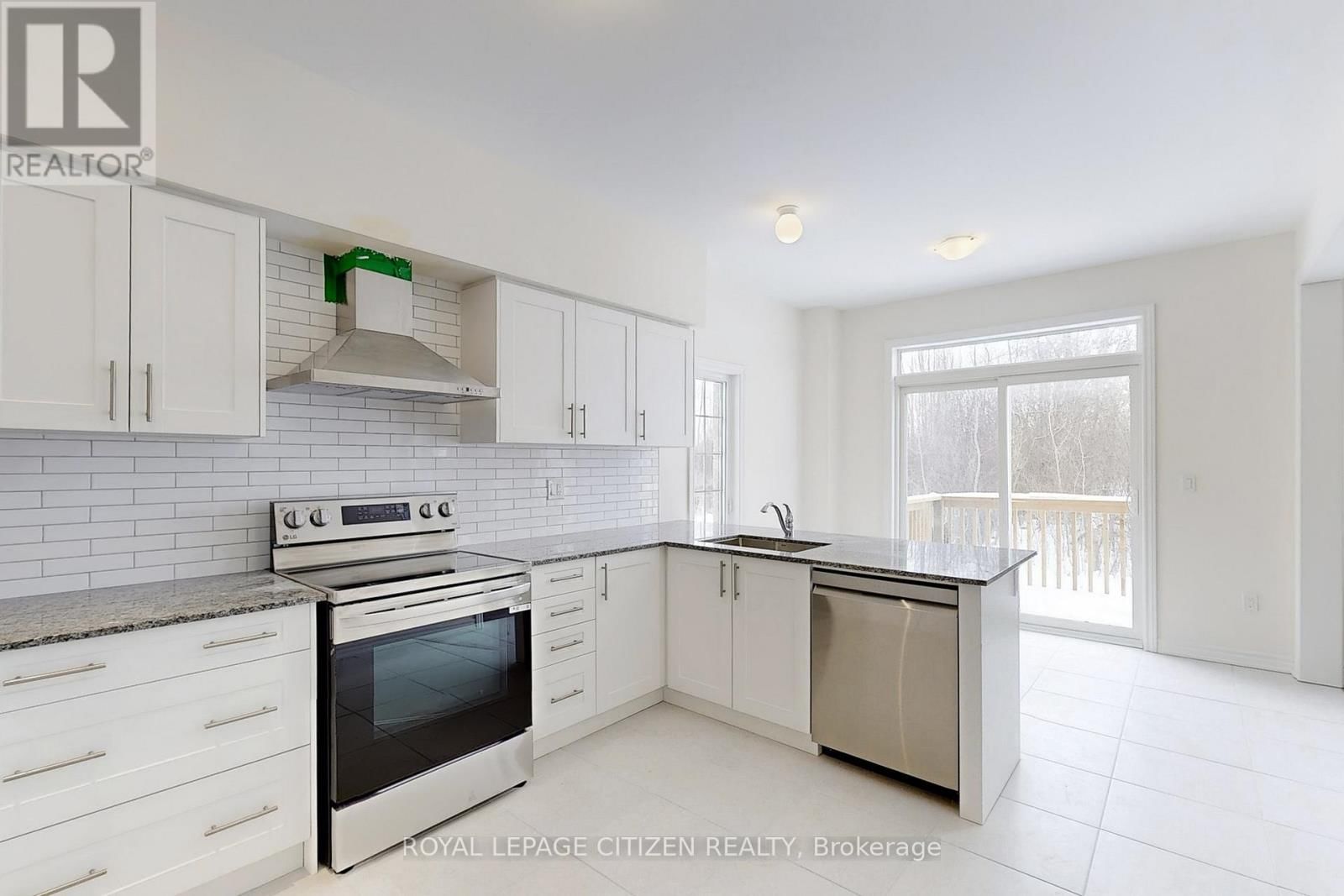 129 CLIFF THOMPSON CRESCENT Image 14