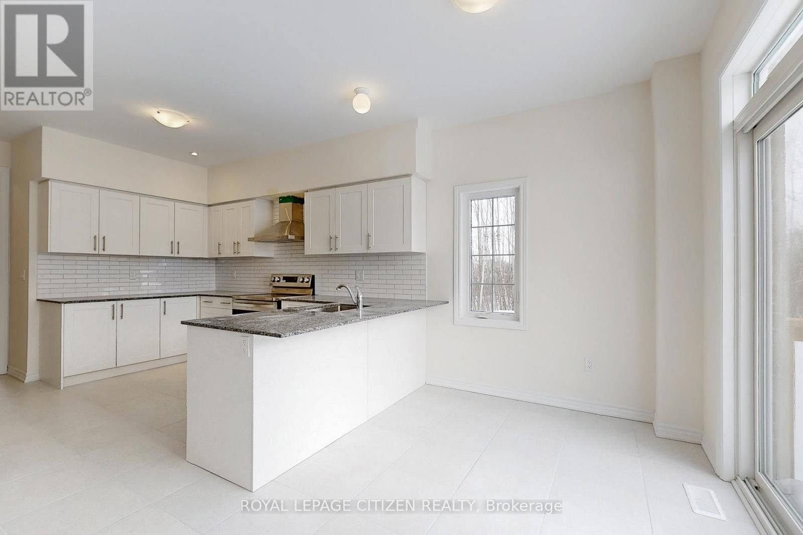 129 CLIFF THOMPSON CRESCENT Image 15