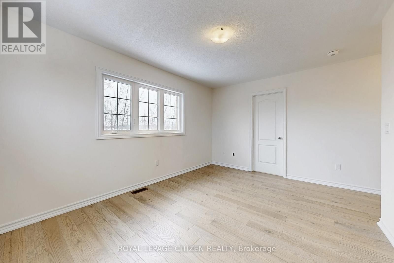 129 CLIFF THOMPSON CRESCENT Image 24