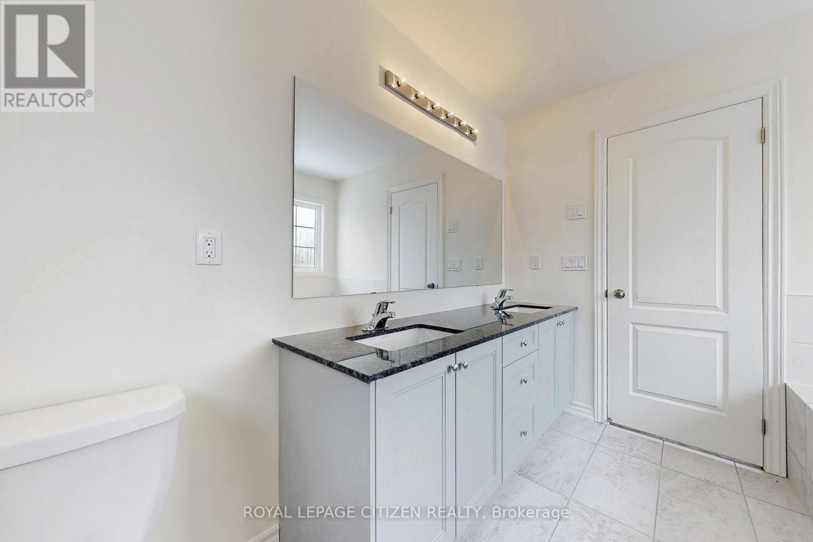 129 CLIFF THOMPSON CRESCENT Image 27