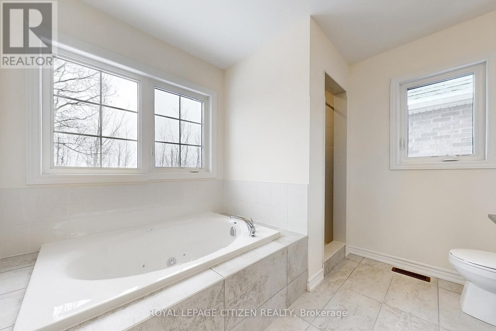 129 CLIFF THOMPSON CRESCENT Image 28