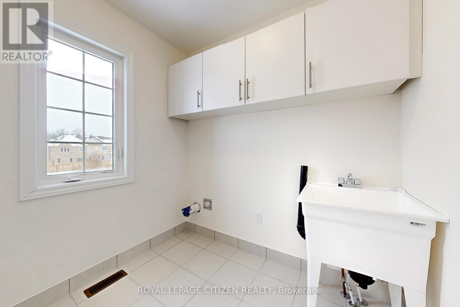 129 CLIFF THOMPSON CRESCENT Image 43