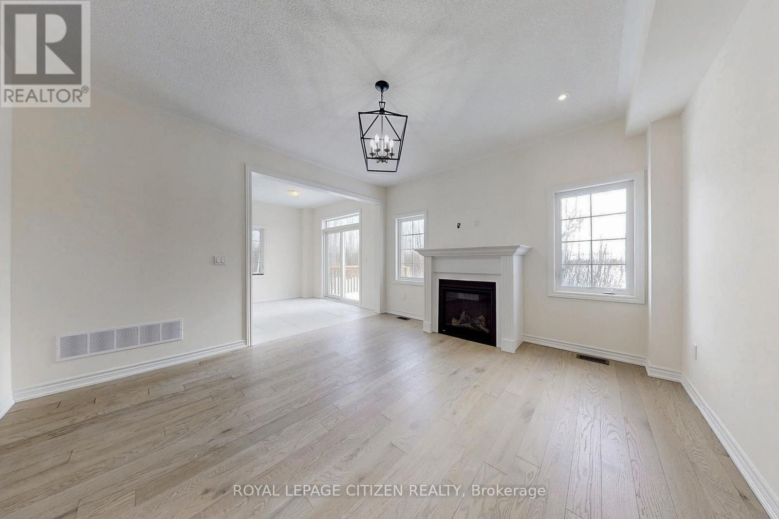 129 CLIFF THOMPSON CRESCENT Image 8