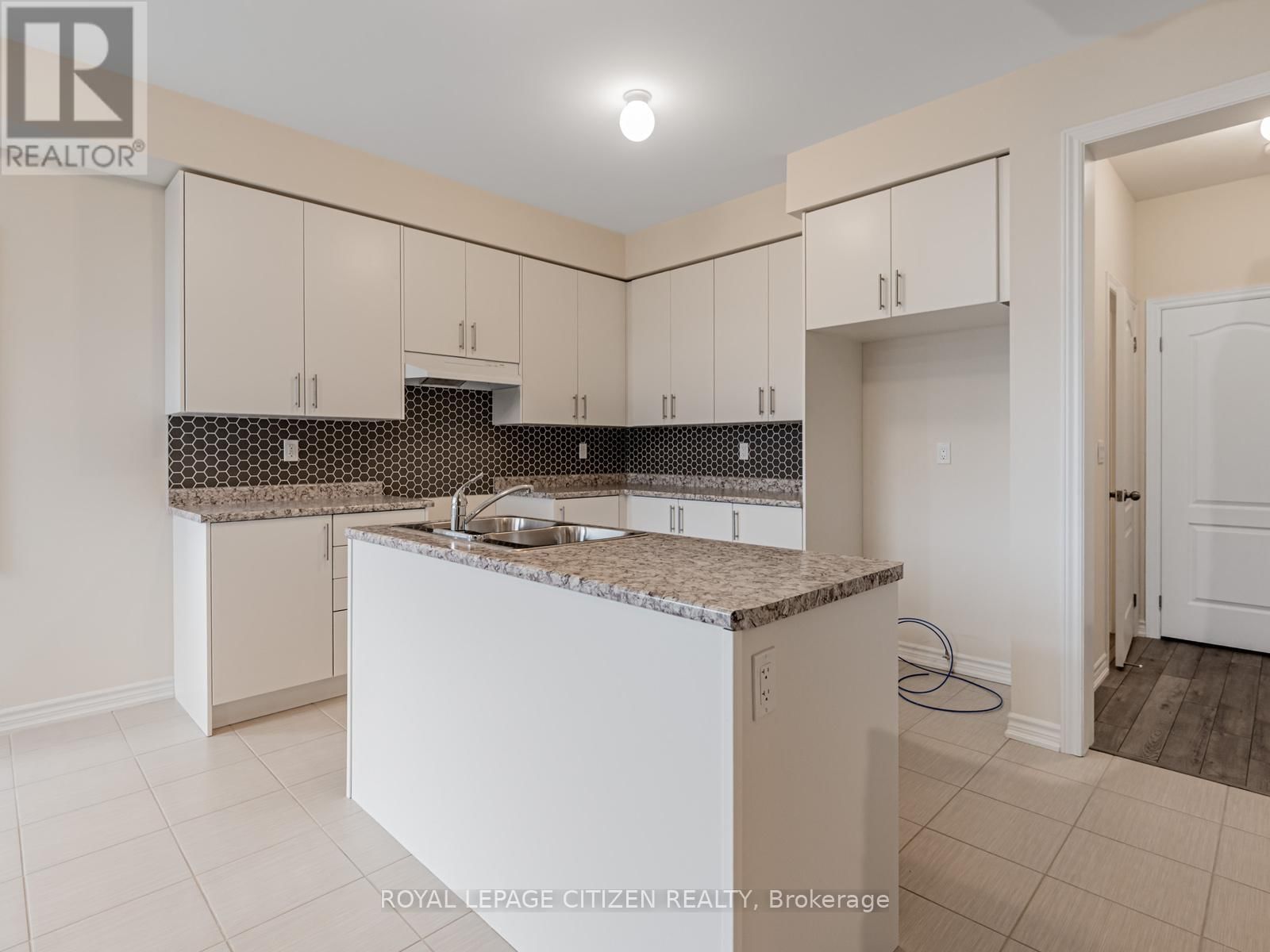 7 JEANNE PYNN AVENUE Image 11