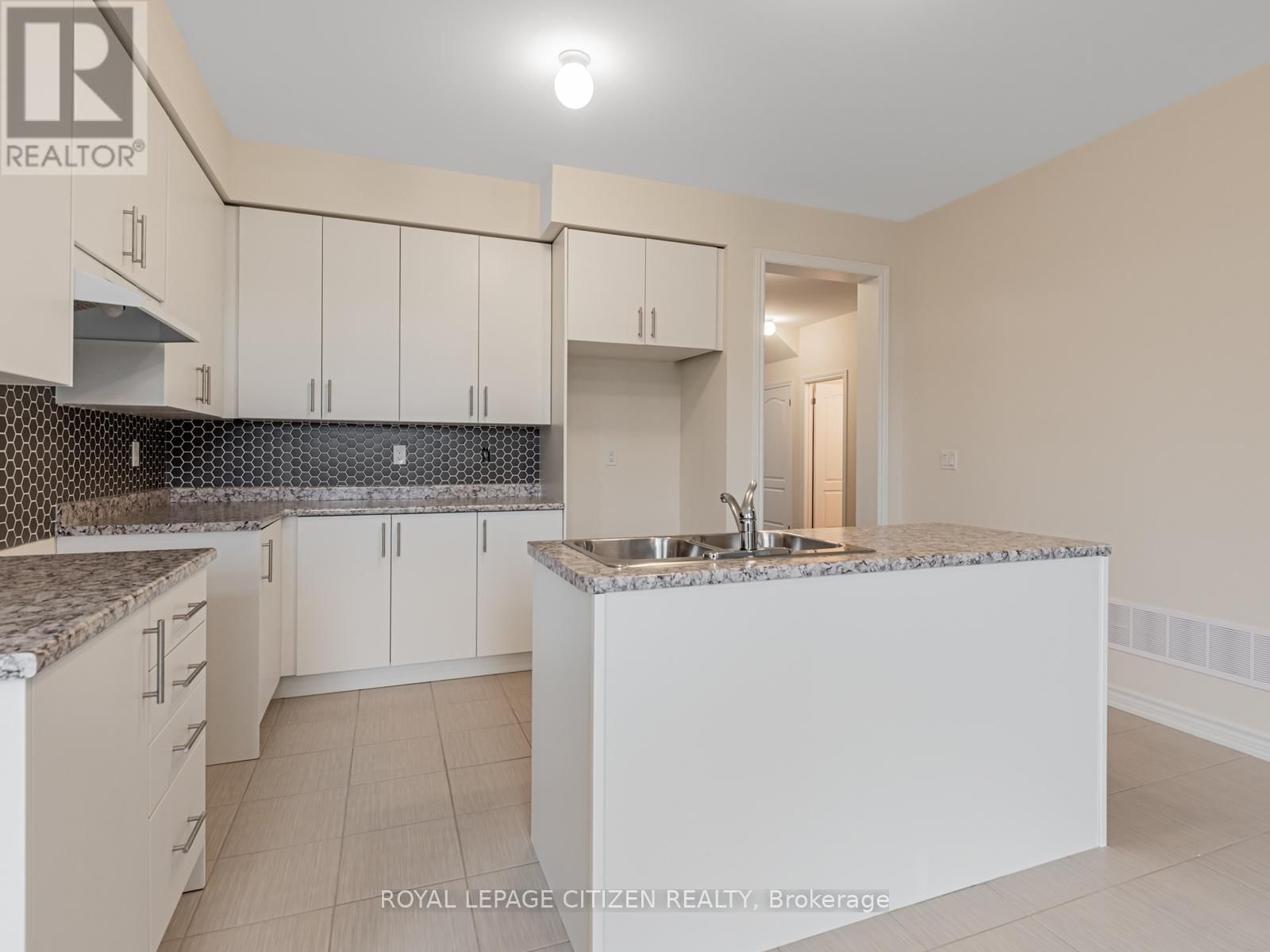 7 JEANNE PYNN AVENUE Image 12