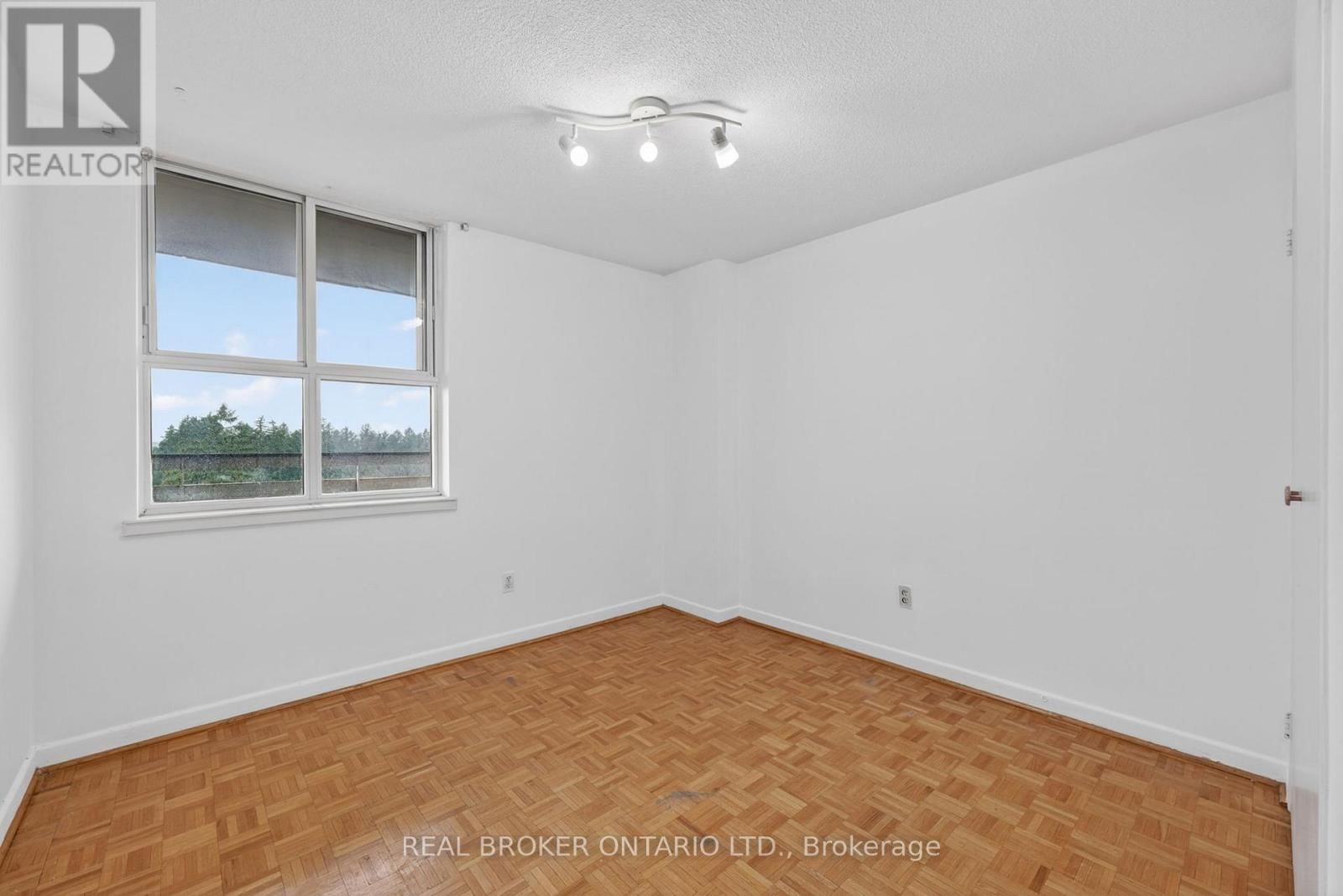 901 - 80 INVERLOCHY BOULEVARD Image 15