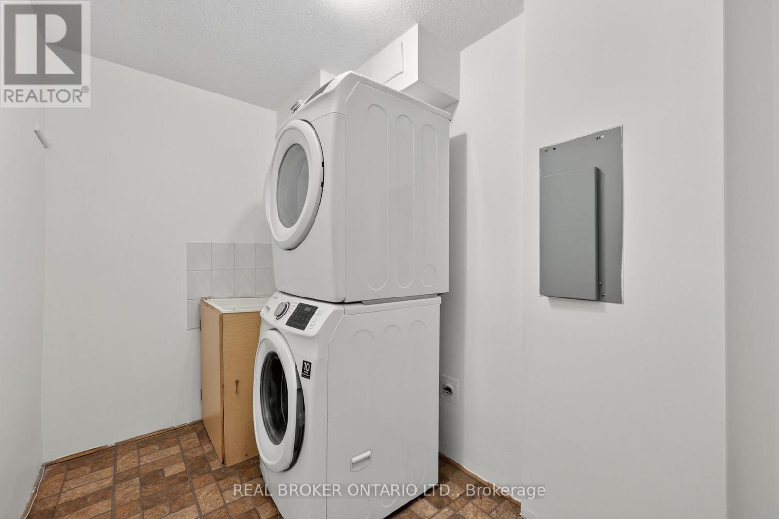 901 - 80 INVERLOCHY BOULEVARD Image 18