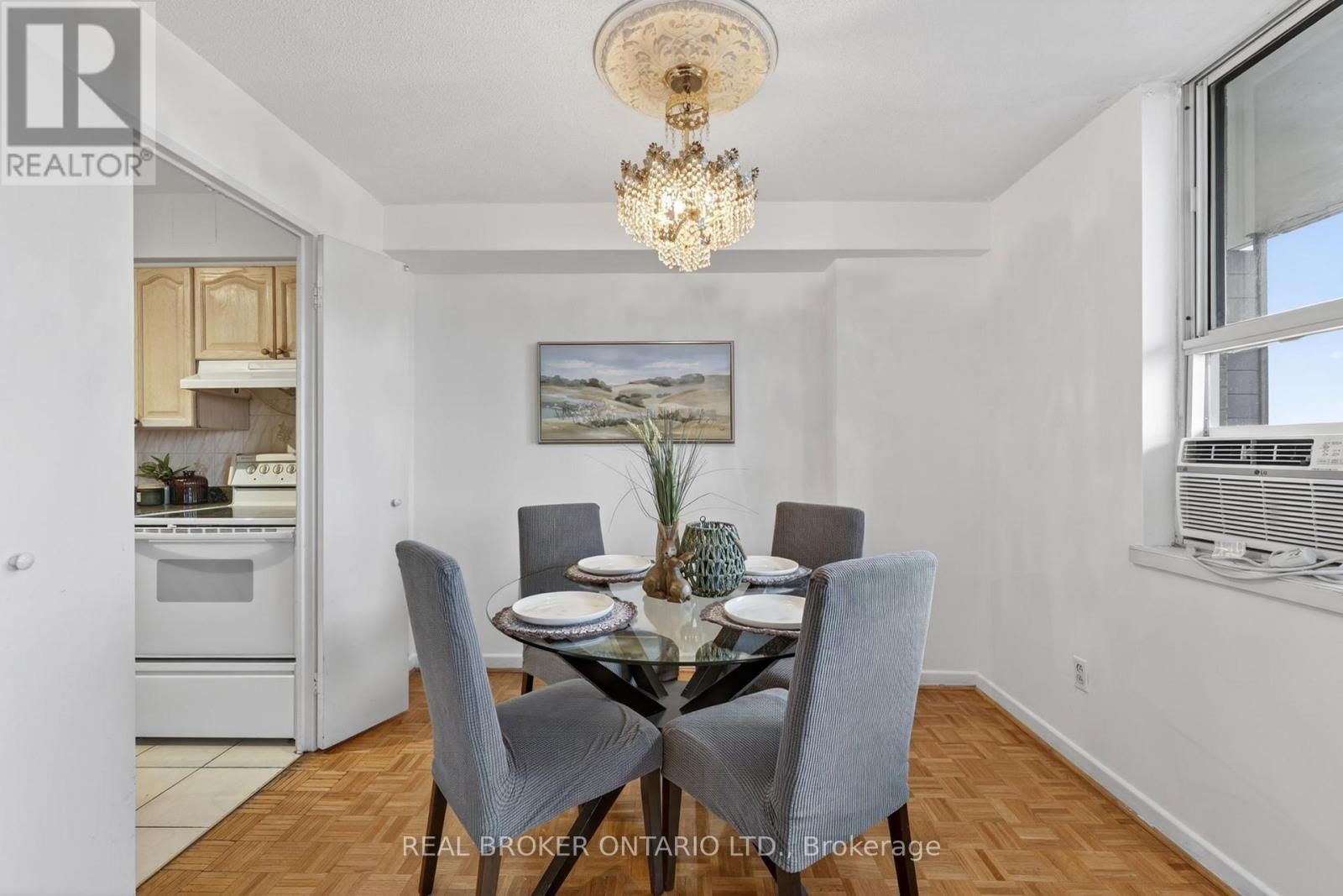 901 - 80 INVERLOCHY BOULEVARD Image 5