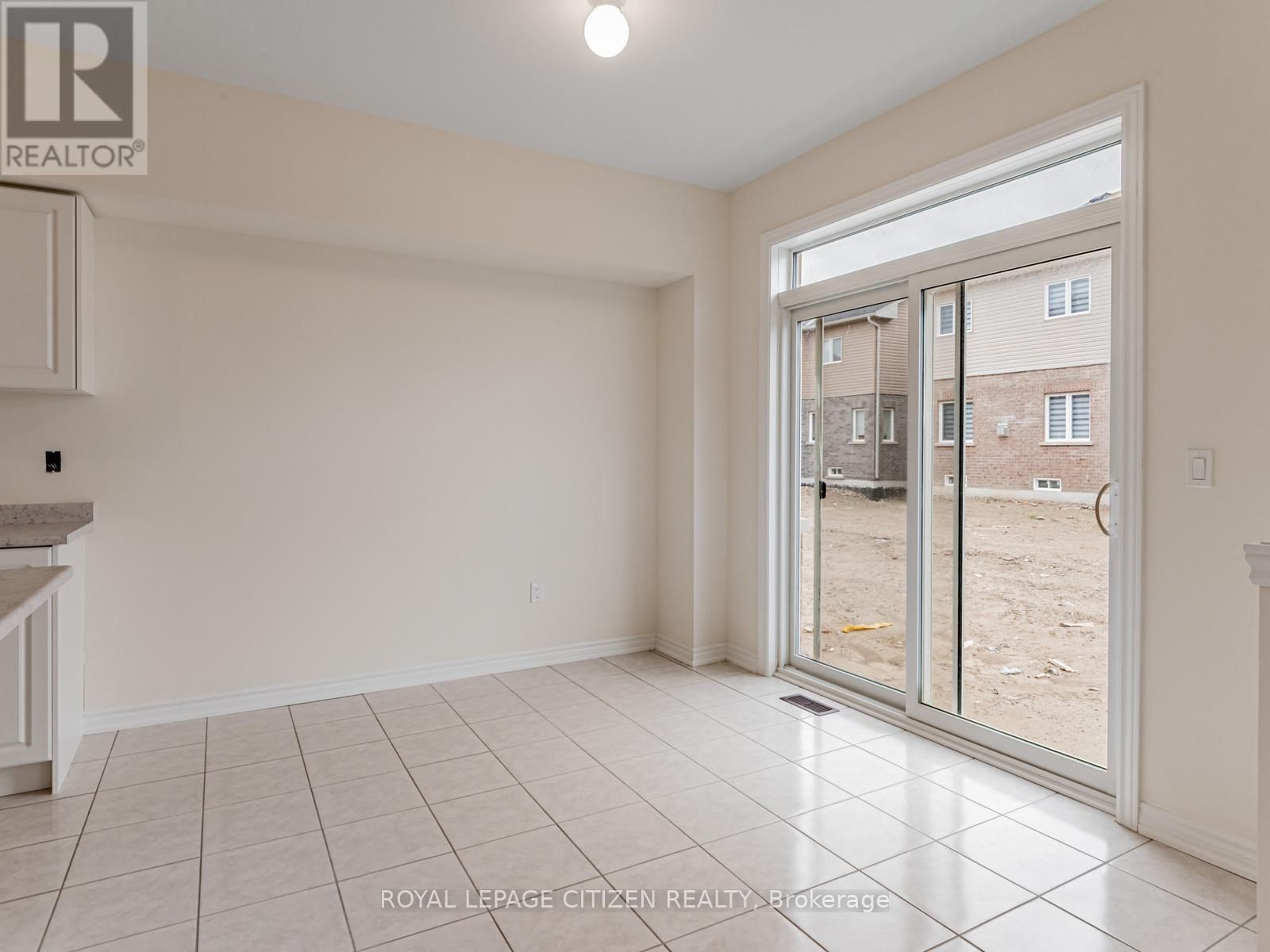 165 HAWKINS STREET Image 14