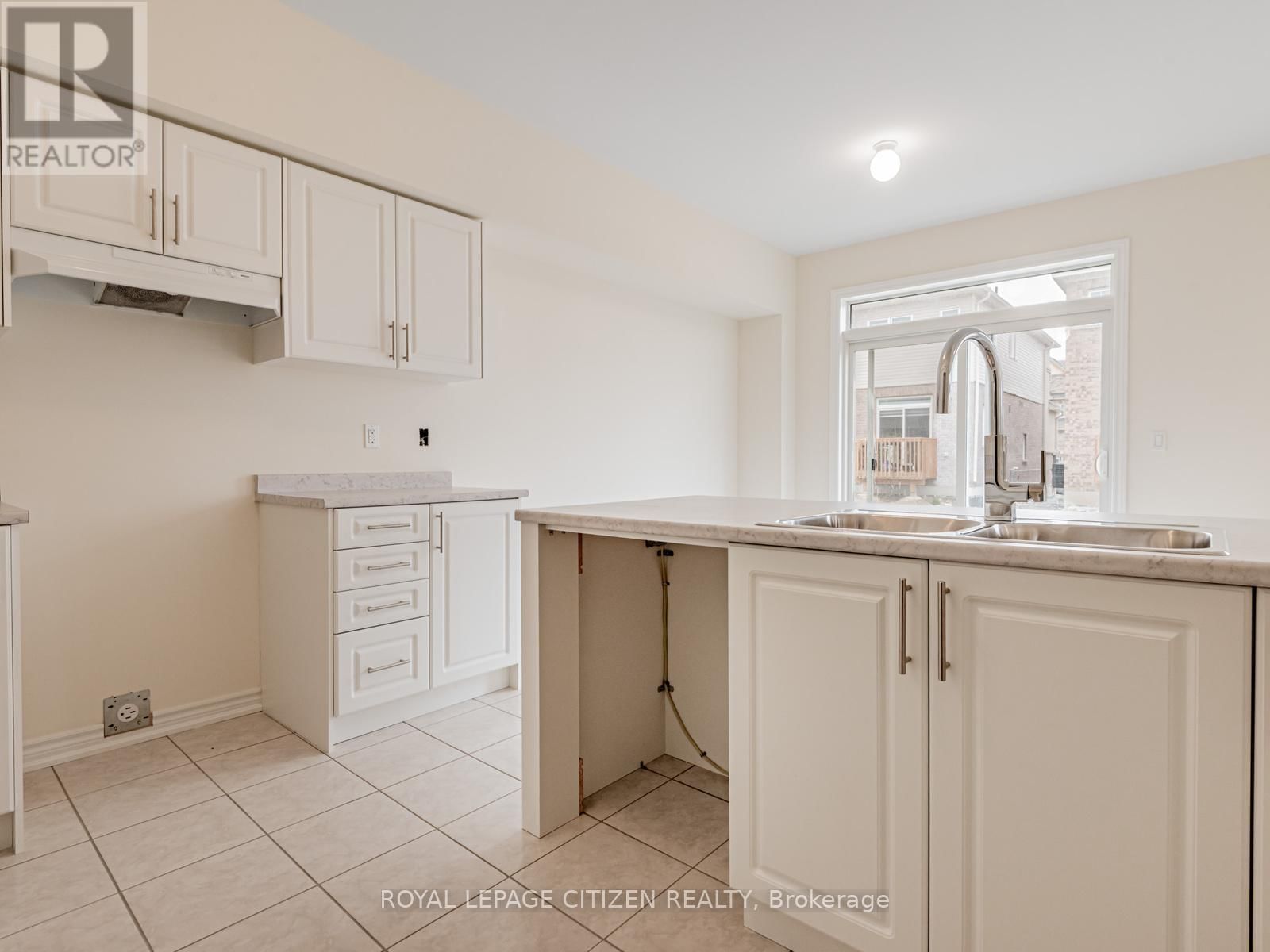 165 HAWKINS STREET Image 19