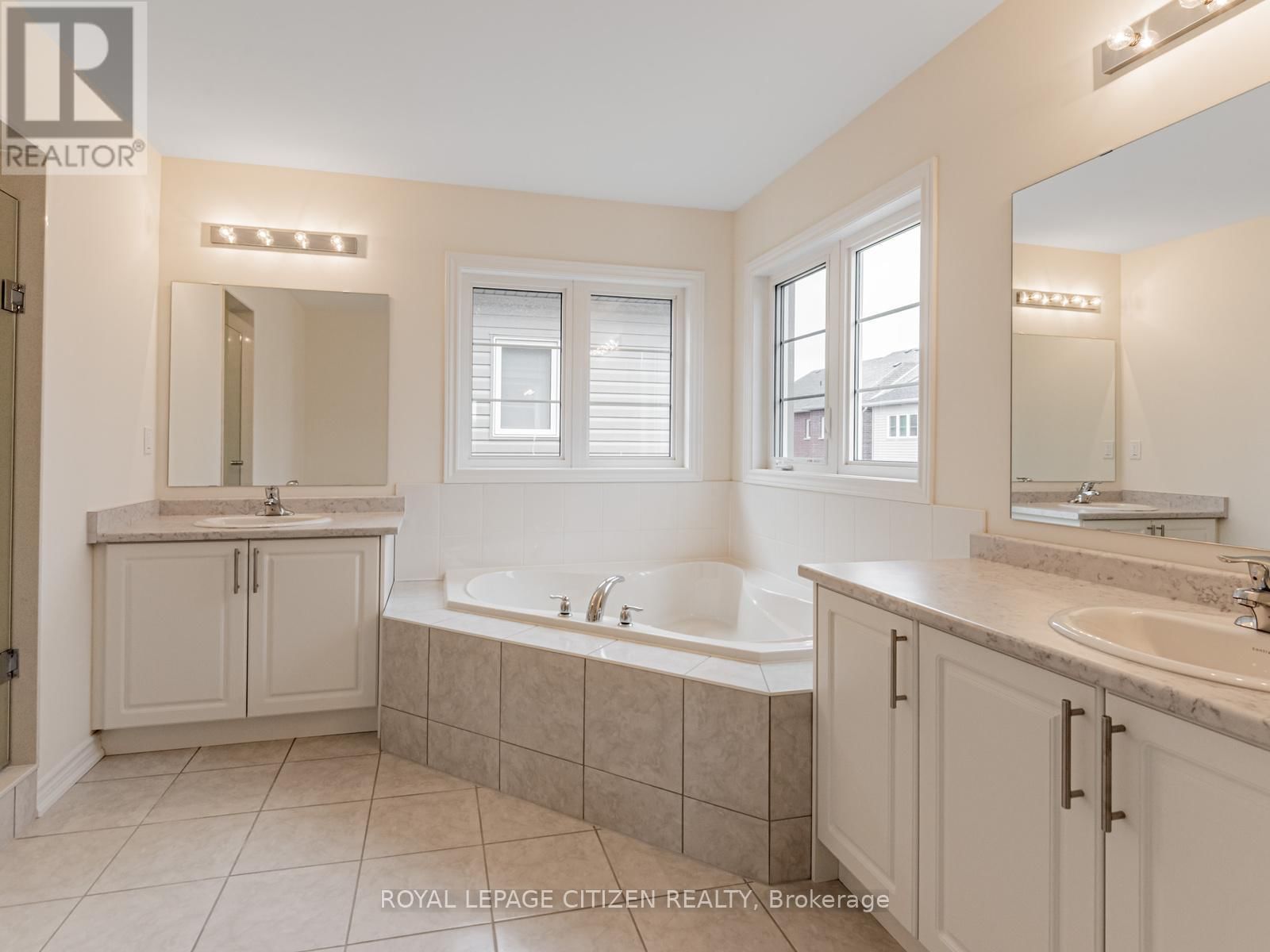 165 HAWKINS STREET Image 28