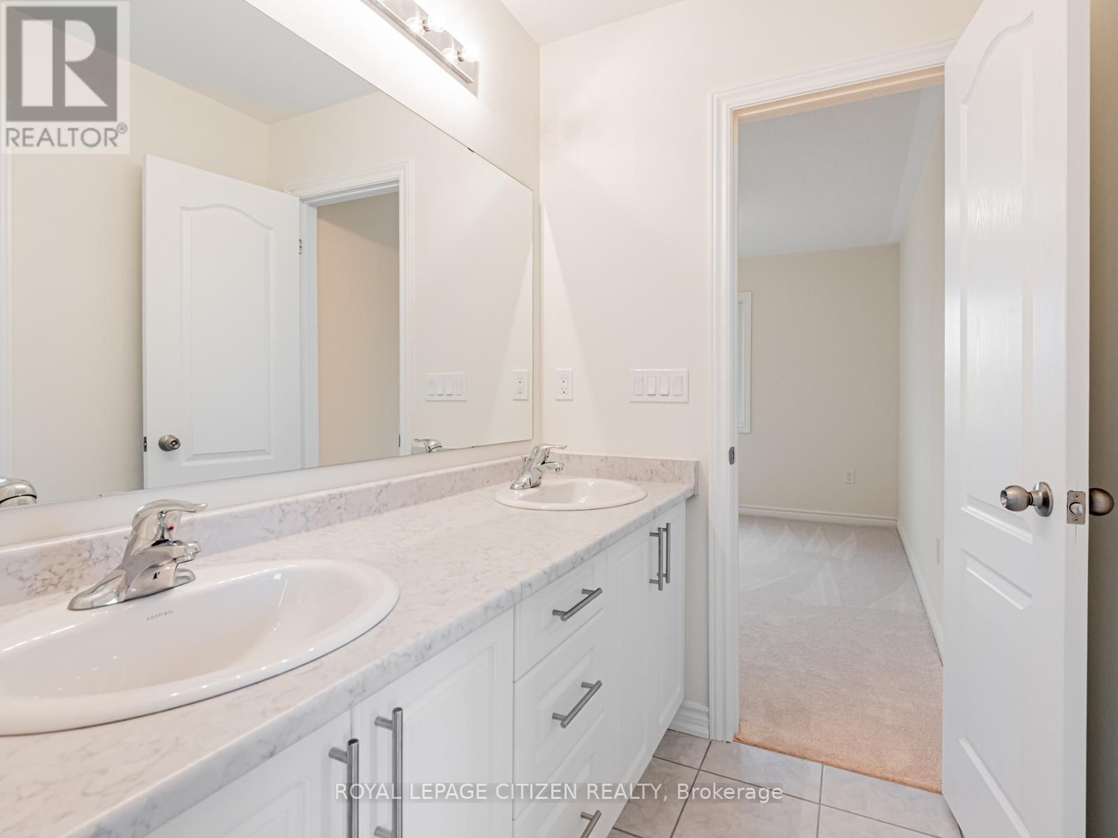 165 HAWKINS STREET Image 33