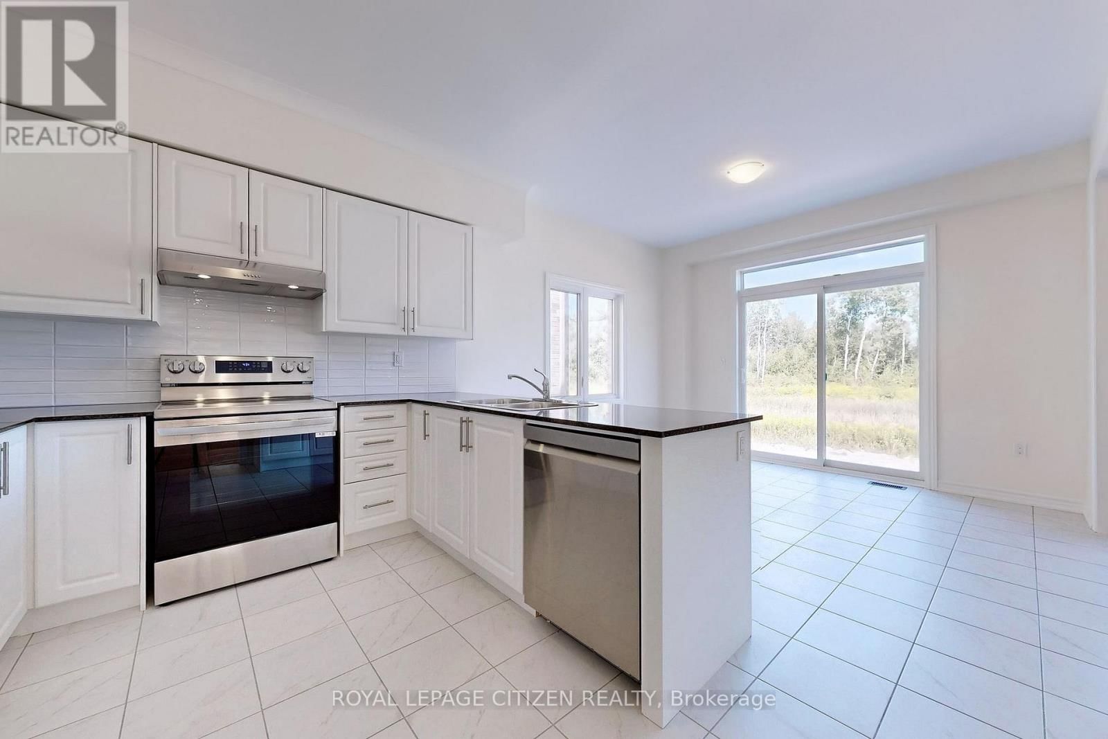 140 HAWKINS STREET Image 11