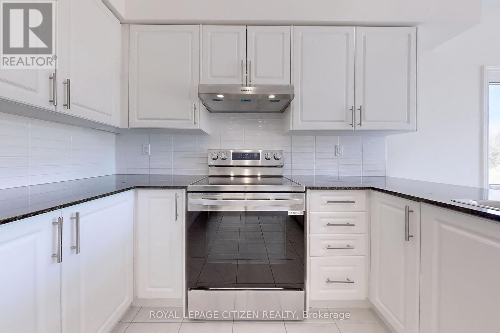 140 HAWKINS STREET Image 12