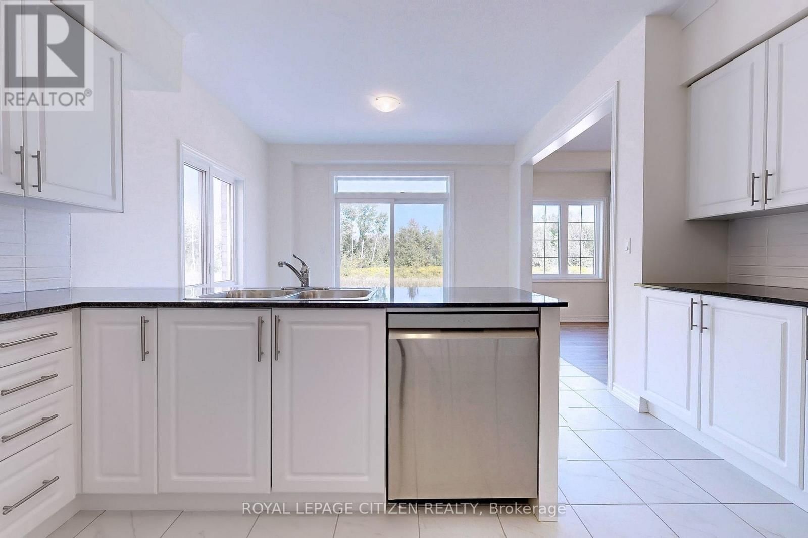 140 HAWKINS STREET Image 13