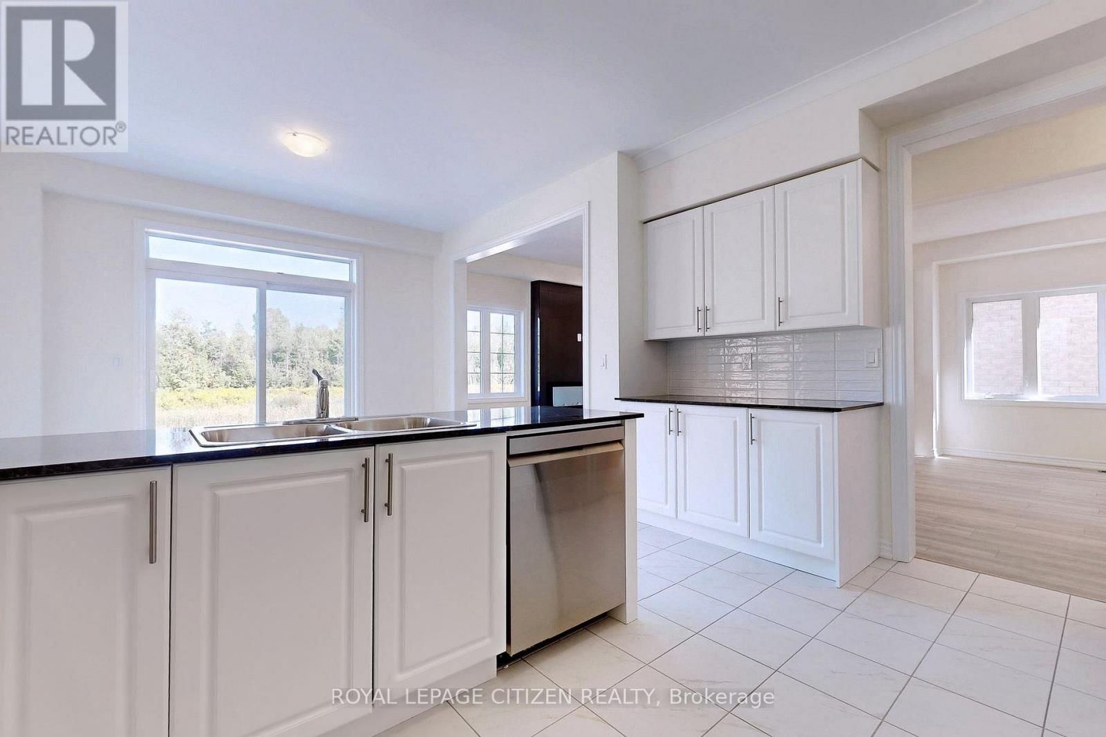 140 HAWKINS STREET Image 14