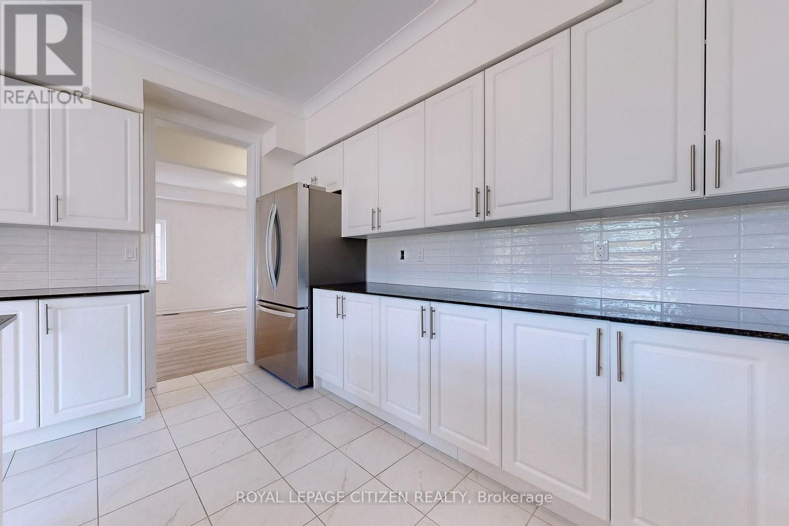 140 HAWKINS STREET Image 15